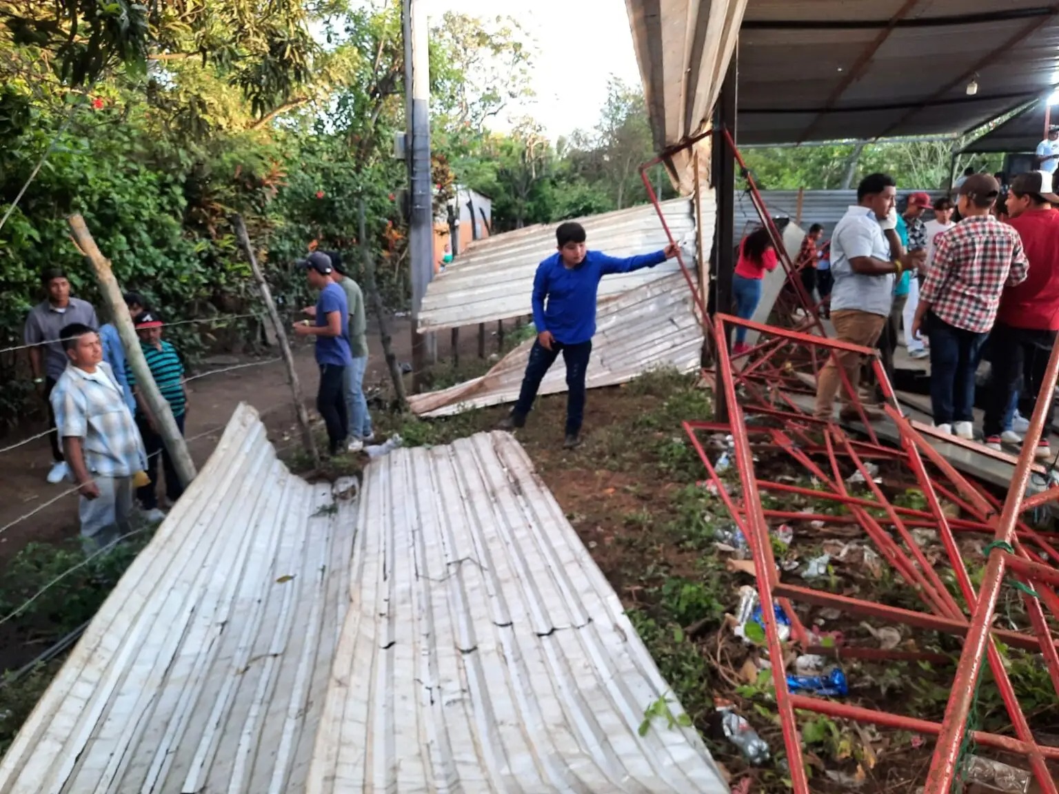 Police close bullfighting barrier that collapsed and left 27 injured in Masaya