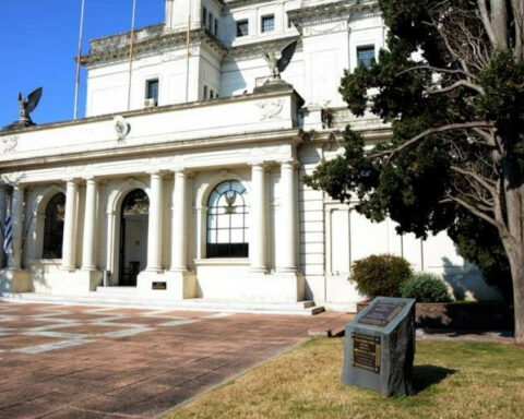 Political decisions and the distancing of the people: The paralysis in the Departmental Board