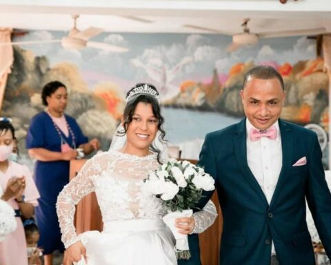 Elisa Muñoz junto a su esposo Joel Díaz.