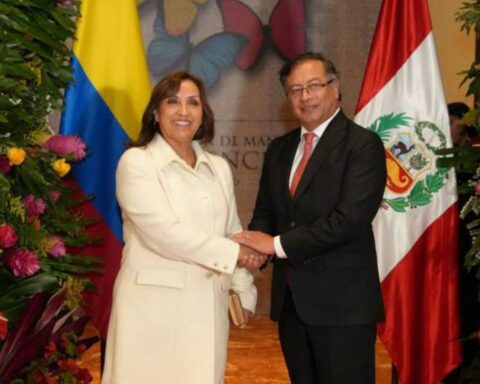 President Boluarte to Gustavo Petro: "Let him dedicate himself to governing"