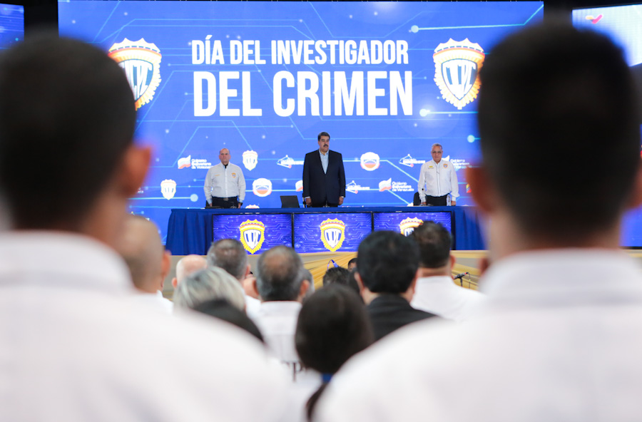 President Maduro leads the act for the Day of the Criminal Investigator