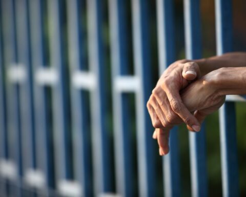 Prison for military sold weapons