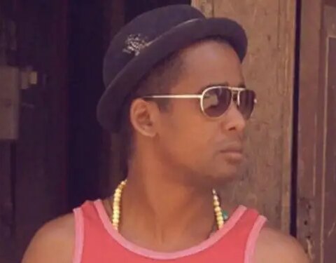 Yadam González, Patria y Vida