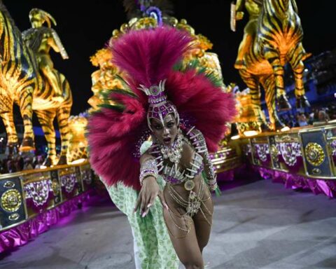 Rio de Janeiro Carnival says goodbye with an injection of joy