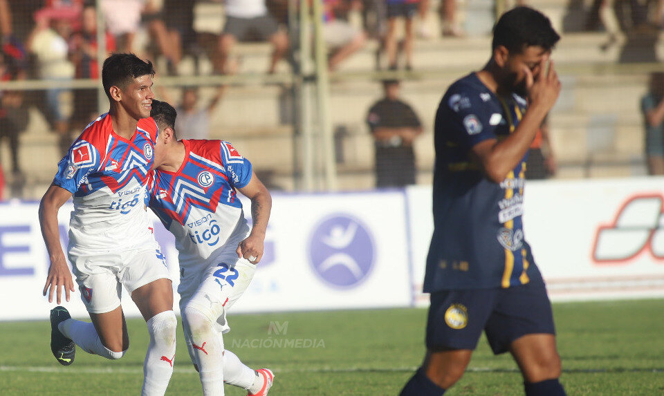 Robert Morales is reunited with the goal and Cerro defeats Trinidense