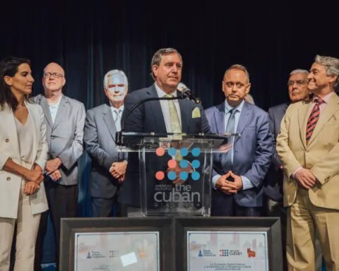 Rocío Monasterio y Hermann Tertsch reciben las llaves de la ciudad de Miami