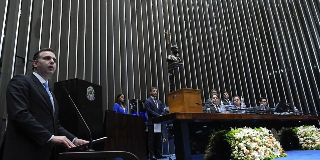 Rodrigo Pacheco is re-elected president of the Senate