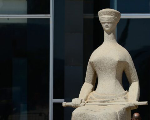 STF has majority to overturn law prohibiting use of neutral language