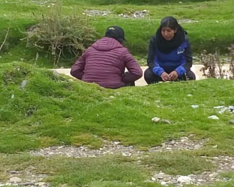Serenos from Ascensión find a young lady sleeping in a field after celebrating "Friendship Day"