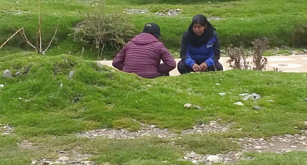 Serenos from Ascensión find a young lady sleeping in a field after celebrating "Friendship Day"