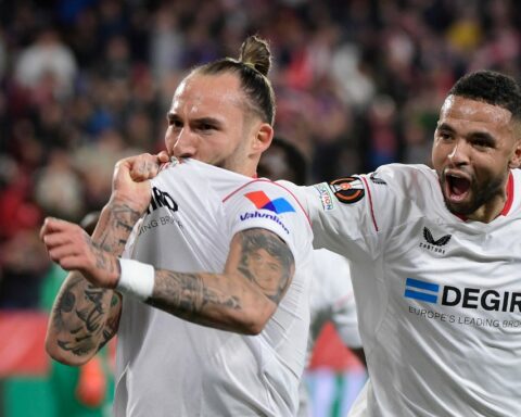 Sevilla thrashes PSV and approaches the round of 16 of the Europa League