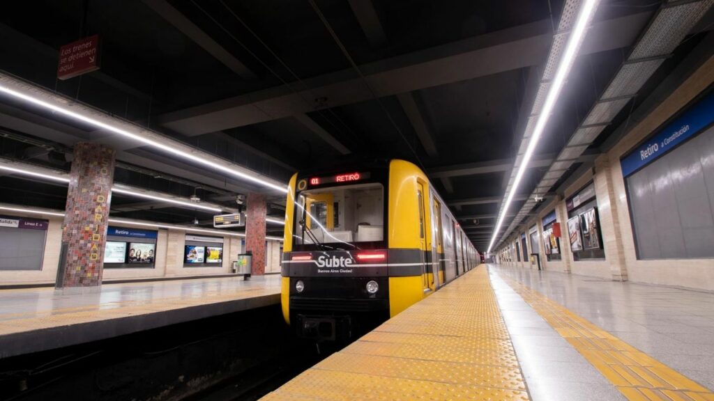 Shooting on the C subway line: an officer died after receiving two bullet wounds