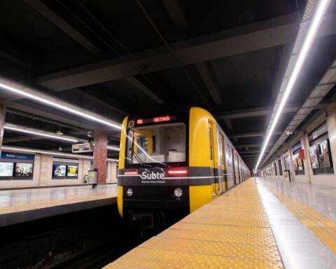 Shooting on the C subway line: an officer died after receiving two bullet wounds