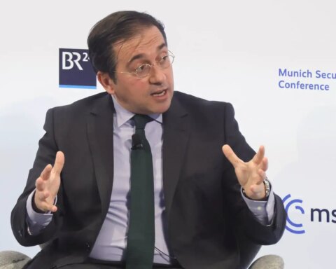 Retiro del embajador de ortega