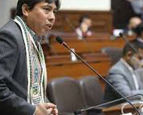 Spokesman for the Magisterial Block: "Mr. Businessman, enough with a lunch to start"