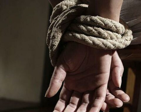 Subject in Tacna kidnaps his ex-partner to force her to resume the relationship, but she asks for help on Facebook