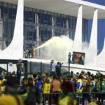 Swiss offer to repair destroyed clock in Planalto