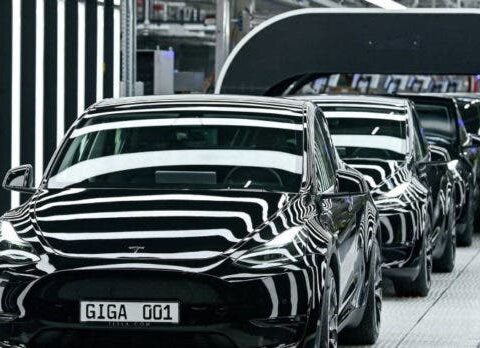 Tesla sube precios del Model Y tras cambio en crédito fiscal