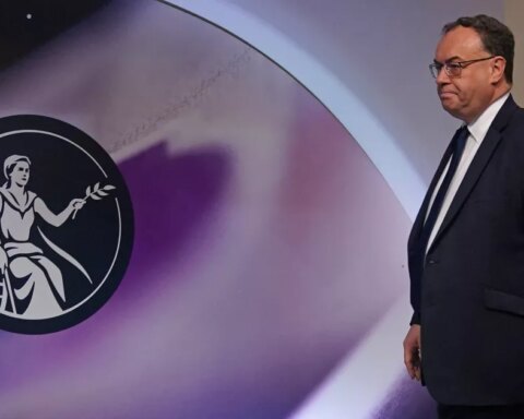 The Bank of England raises interest rates to 4%, the highest level since 2008