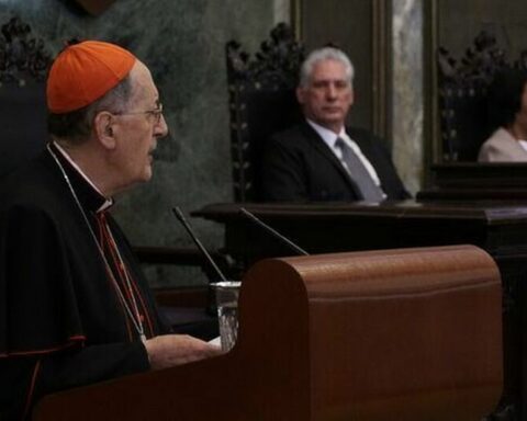 The Cuban Foreign Ministry vetoed several priests in the act with Cardinal Stella in the Aula Magna