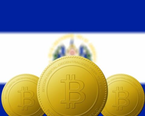 The IMF asks El Salvador to address "bitcoin risks"
