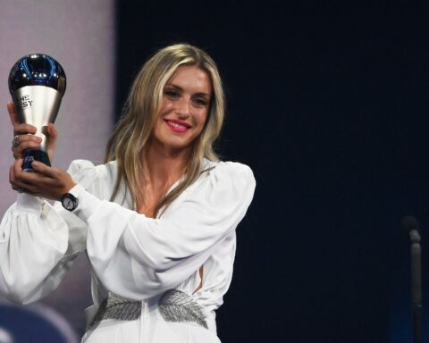 The Spanish Alexia Putellas is crowned as the best soccer player in the world