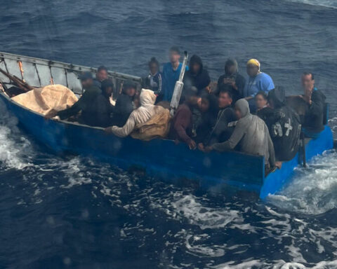 The US Coast Guard repatriates another 19 rafters to Cuba