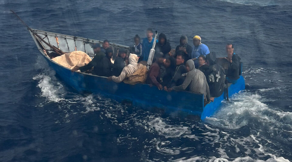 The US Coast Guard repatriates another 19 rafters to Cuba