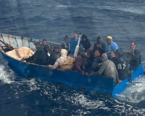 The United States Coast Guard returns 50 rafters to Cuba