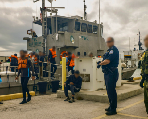 The United States Coast Guard returns 67 rafters to Cuba