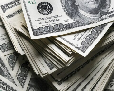The United States begins the year with a fiscal deficit of 39,000 million dollars