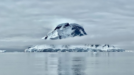 The collapse of a glacier in Antarctica could raise the sea level by 65 centimeters