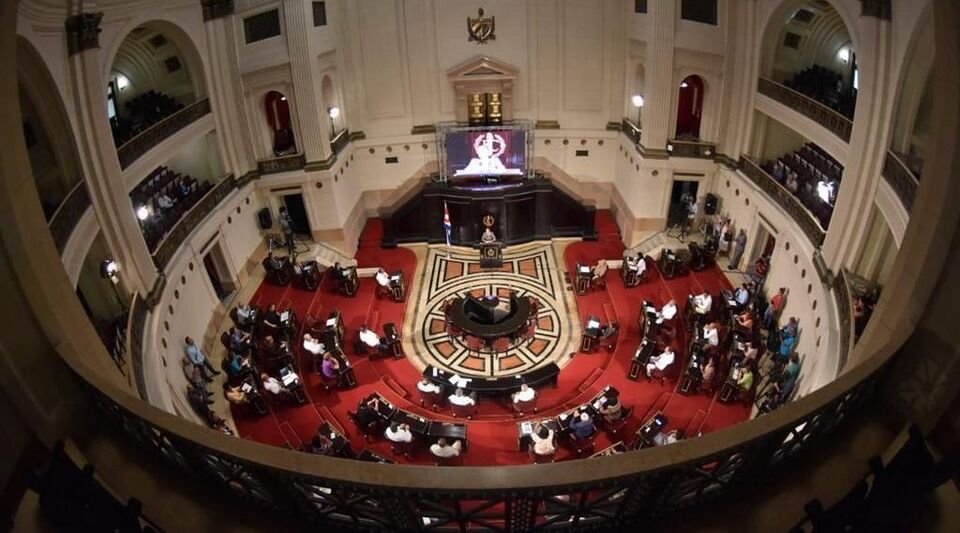 The last Cuban Parliament with the 'historical'