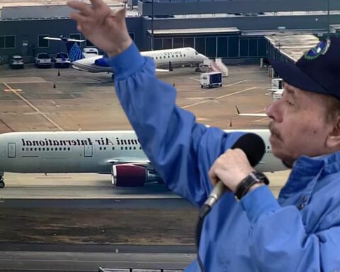 "The stripping of the nationality of former political prisoners is unconstitutional," say former public officials