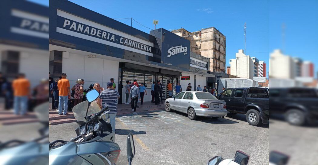 They attacked two shops in Maracaibo with weapons