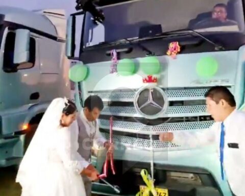 They give away trucks in marriage in the huanca style and the video goes viral on social networks (VIDEO)