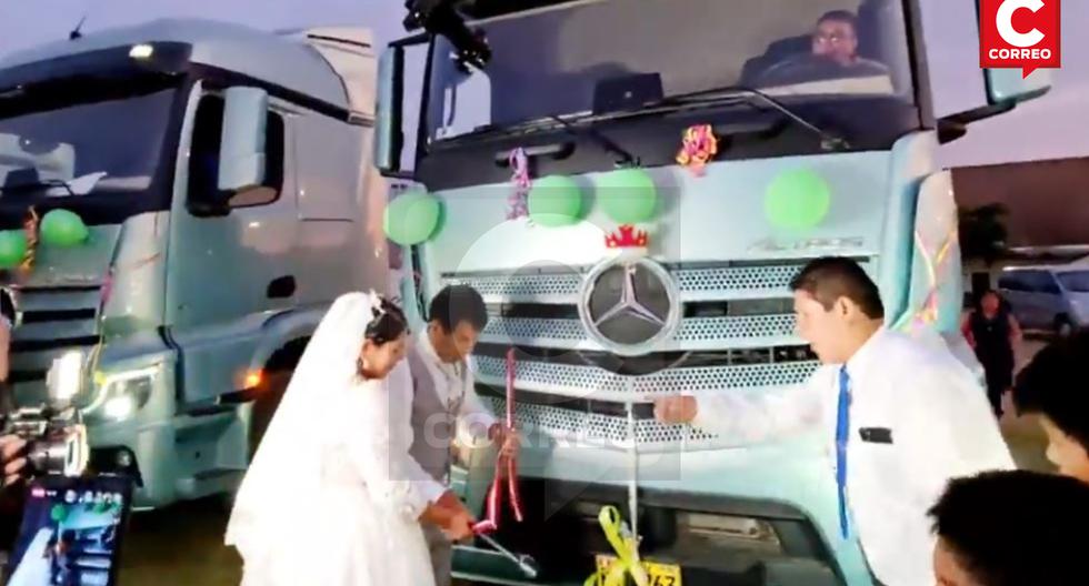 They give away trucks in marriage in the huanca style and the video goes viral on social networks (VIDEO)