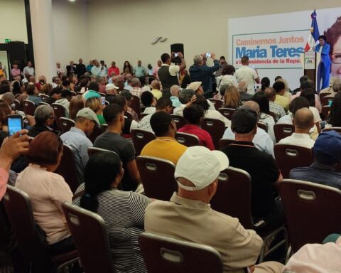 Presentan a María Teresa Cabrera como candidata presidencial