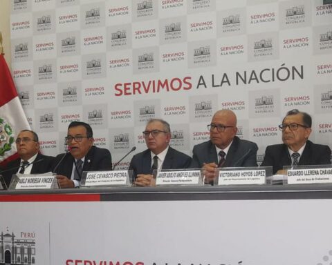 They remove buffet from congressmen and now they will have to pay for their own lunches