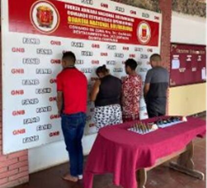 They seized 198 cartridges from five members of the Tren del Llano