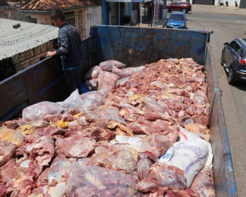 They seized more than 10,000 kilos of horse meat, they believe that the origin would be Brazil