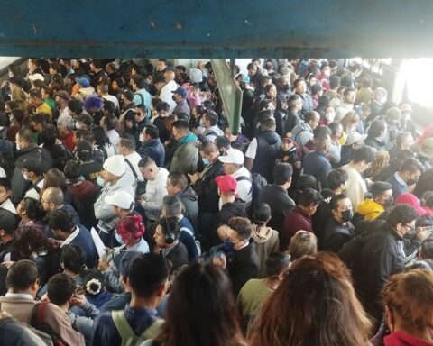 They withdraw the train on Line 8 of the Metro, there are delays on L3