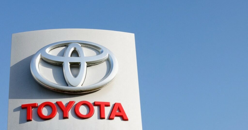 Toyota shot up its income 18% due to the effect of hybrid cars