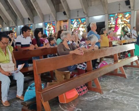 Turks in Caracas held mass in honor of earthquake victims and collect funds