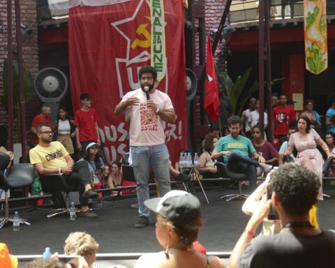 UNE discusses communication strategies against the extreme right