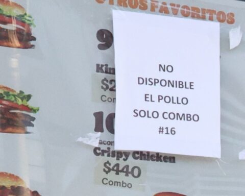Restricciones al pollo de EE. UU.  pone en aprietos franquicias comida rápida
