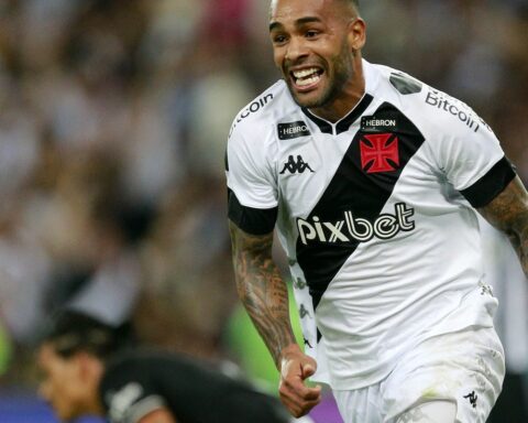 Vasco beats Botafogo at Maracanã to enter Carioca's G4