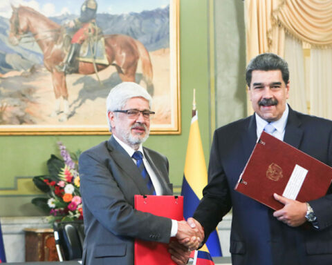 Venezuela and Colombia sign agreement to promote binational investments