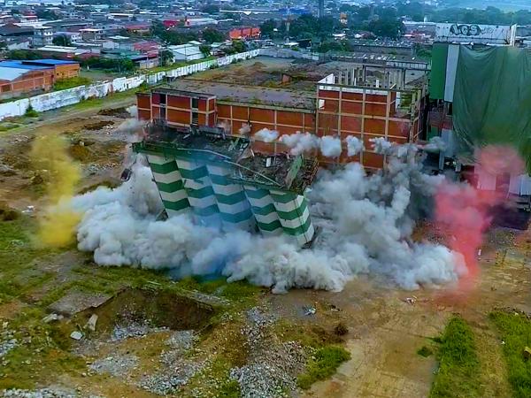 Video: this was the implosion of the old Bavaria building in Cali