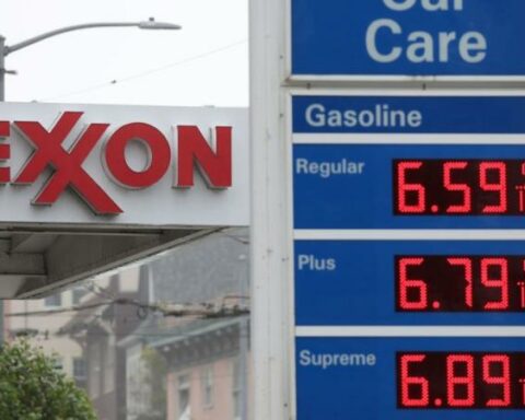 War in Ukraine: Outrage over record profits from Exxon and Shell